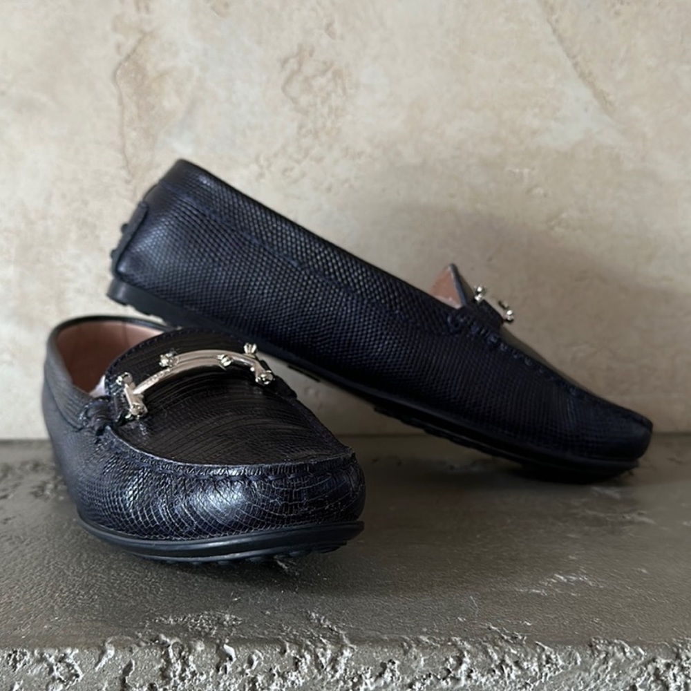 Tod’s Gommino Black Driving Shoes size 37.5